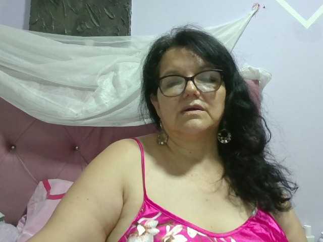 kassandra02, en vivo ahora en BongaCams
