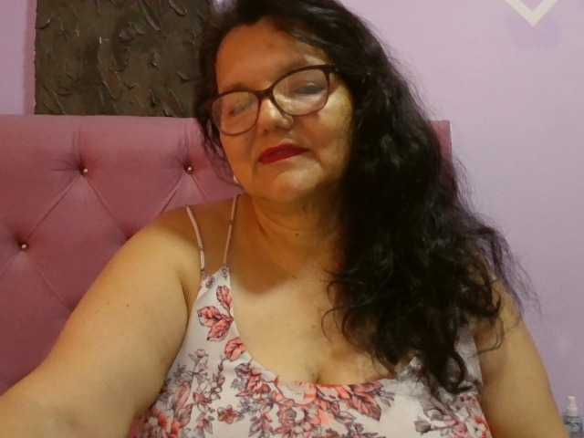 le modèle kassandra02 est en webcam porno dans un show sur le site bongacams, il possède les tags suivants: Latino/Hispanic,Brunette,Hairy