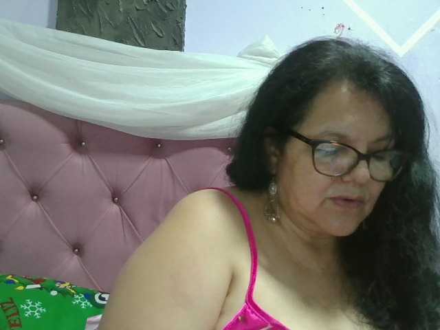 kassandra02, en vivo ahora en BongaCams