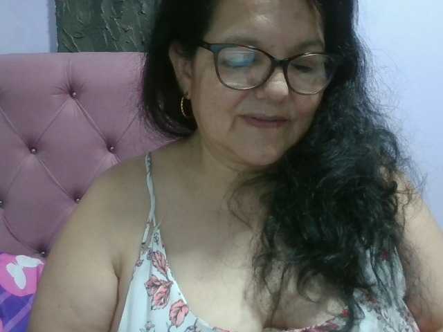 kassandra02 live cam on UnifiedCams