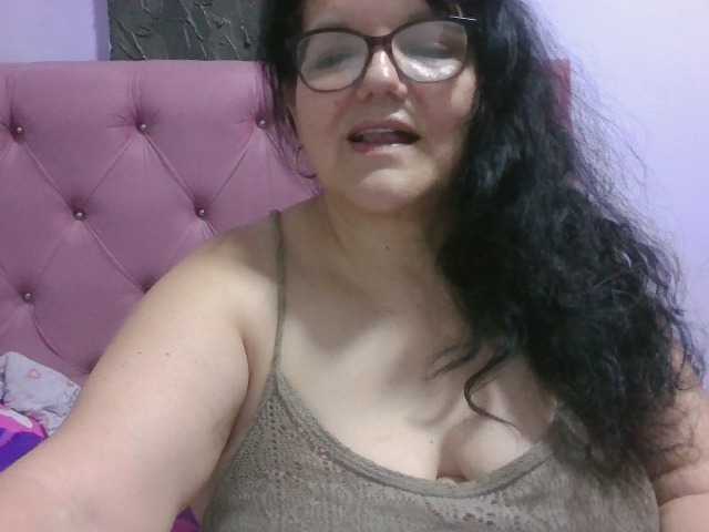 kassandra02 live cam on UnifiedCams