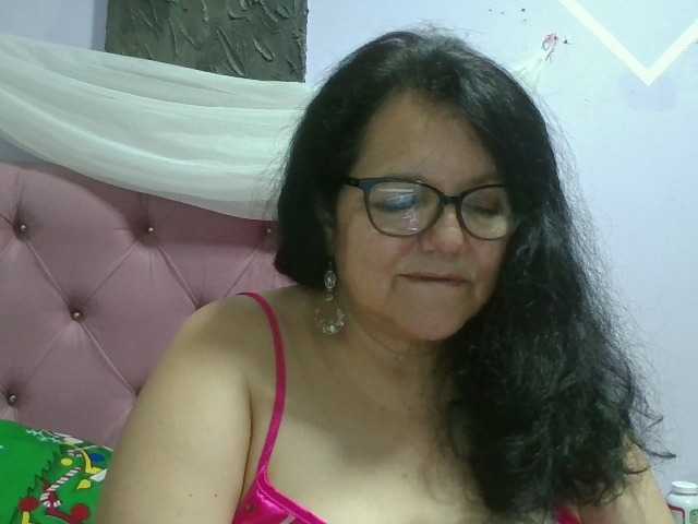 kassandra02, en vivo ahora en BongaCams