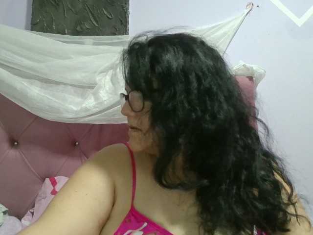 kassandra02, en vivo ahora en BongaCams