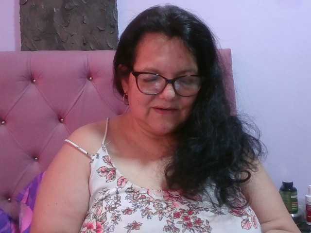 kassandra02 live cam on UnifiedCams
