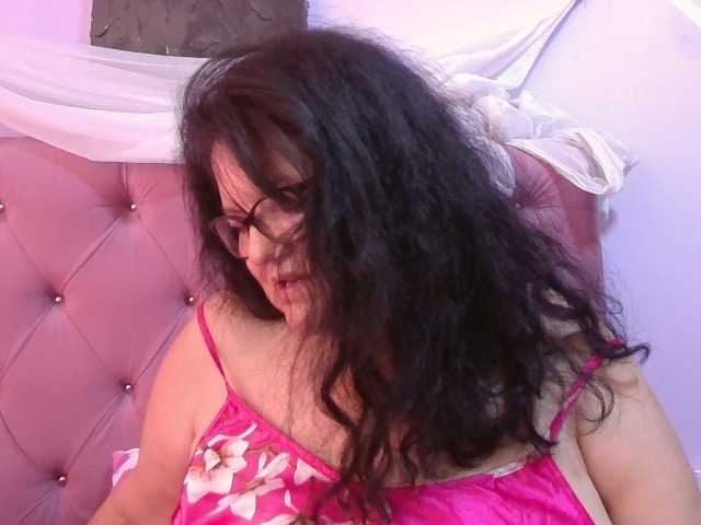 kassandra02, en vivo ahora en BongaCams
