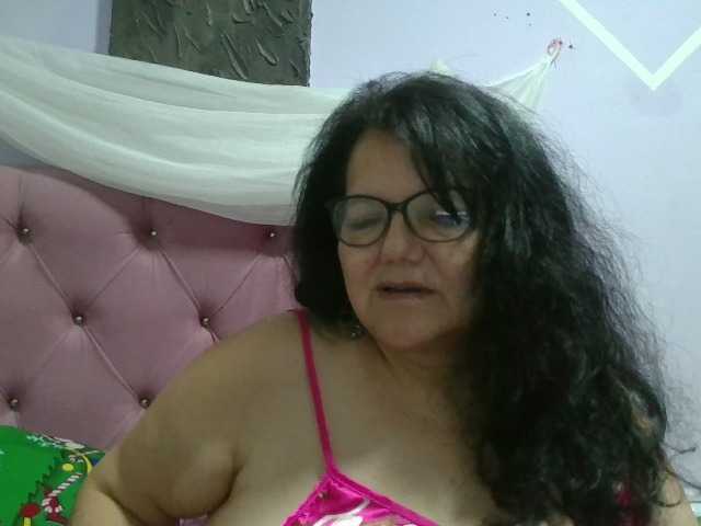 kassandra02, en vivo ahora en BongaCams