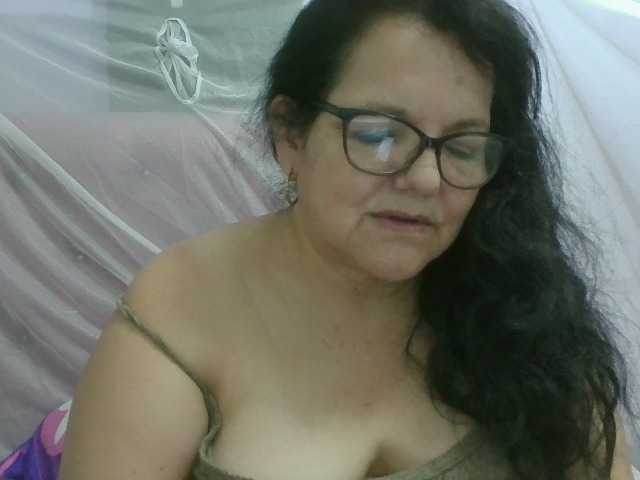 kassandra02 live cam on UnifiedCams