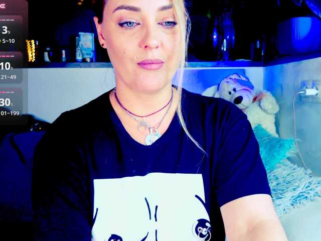 -JuliaSpace- live cam on BongaCams