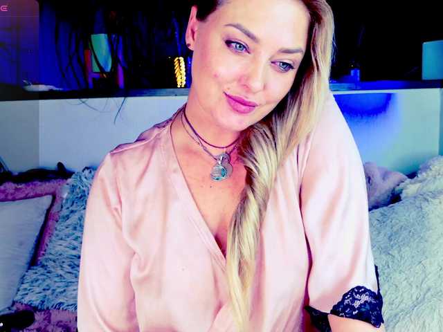 -JuliaSpace- live cam