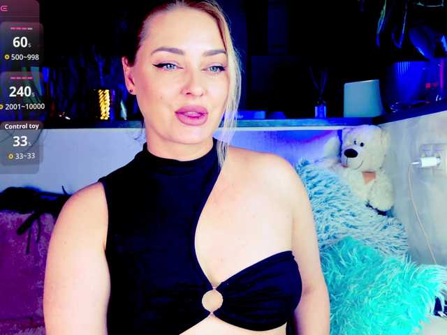 -JuliaSpace- live cam on BongaCams