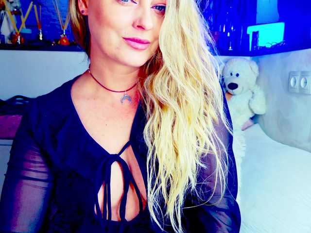 -JuliaSpace-'s BongaCams show and profile