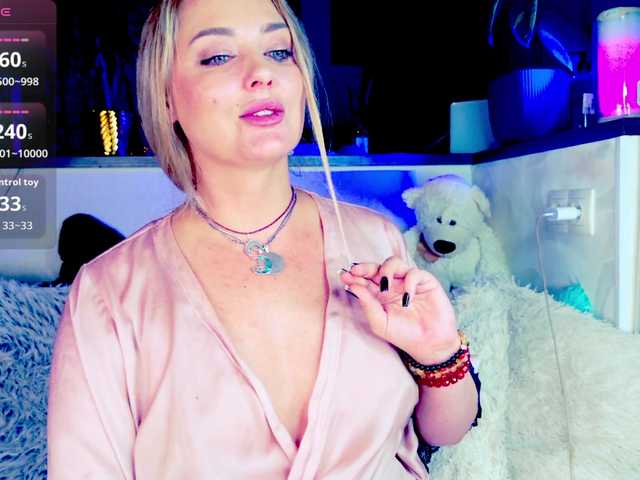 -JuliaSpace- live cam on BongaCams