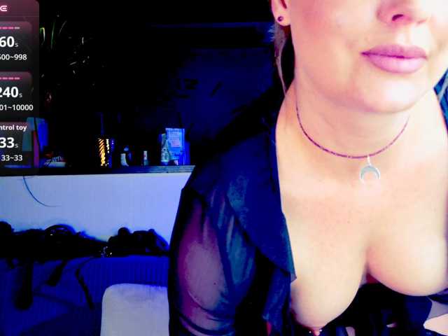 -JuliaSpace- live cam on BongaCams