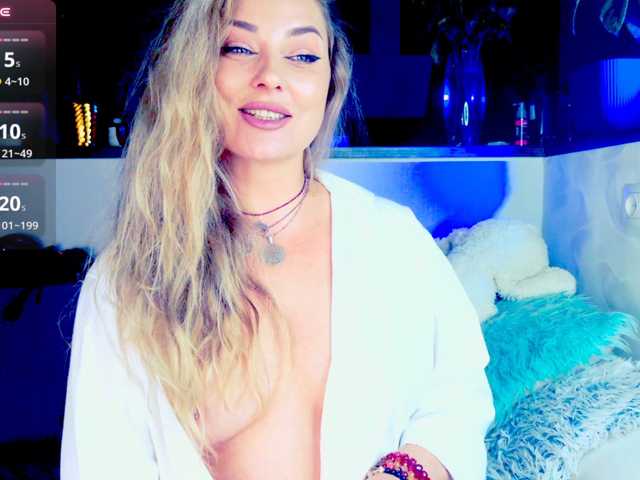 -JuliaSpace- live cam on BongaCams