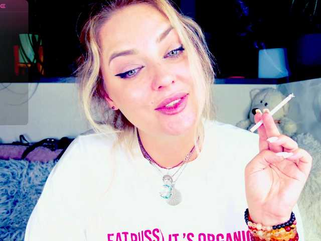 -JuliaSpace- live cam on BongaCams
