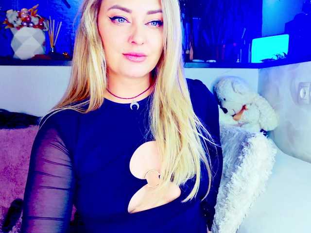 -JuliaSpace-'s BongaCams show and profile