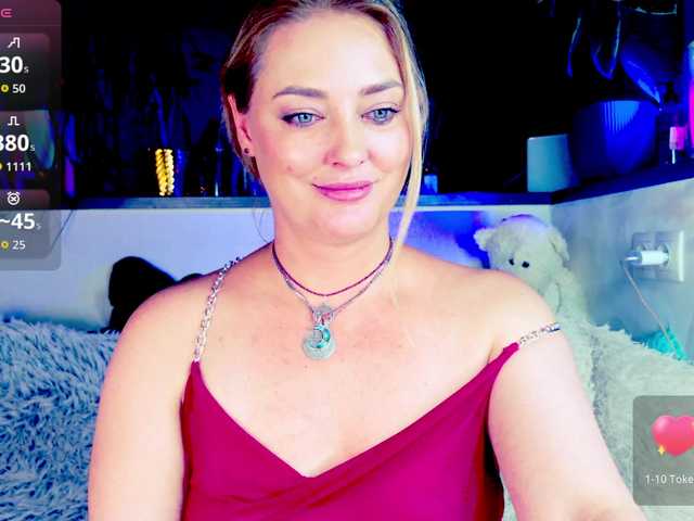 -JuliaSpace- live cam on BongaCams