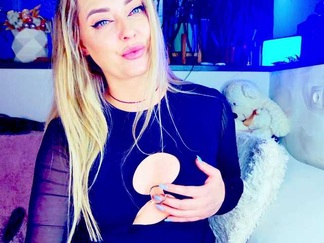 -JuliaSpace-'s BongaCams show and profile