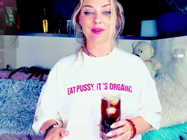 -JuliaSpace- live cam on BongaCams