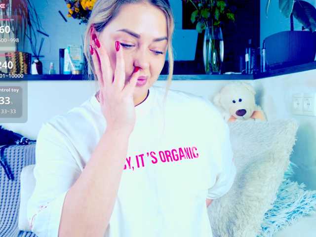 -JuliaSpace- live cam on BongaCams
