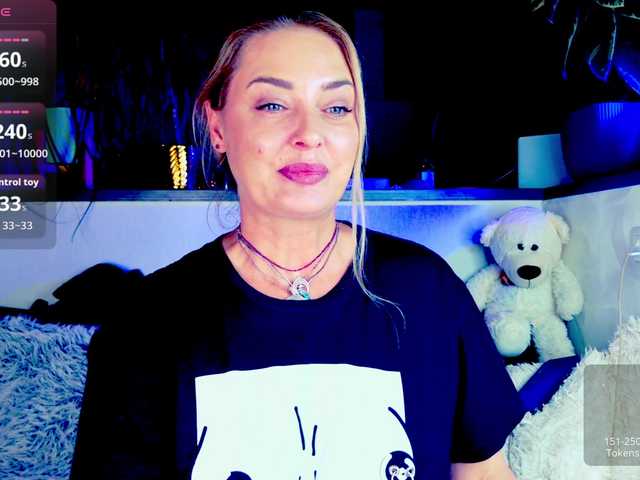 -JuliaSpace- live cam on BongaCams