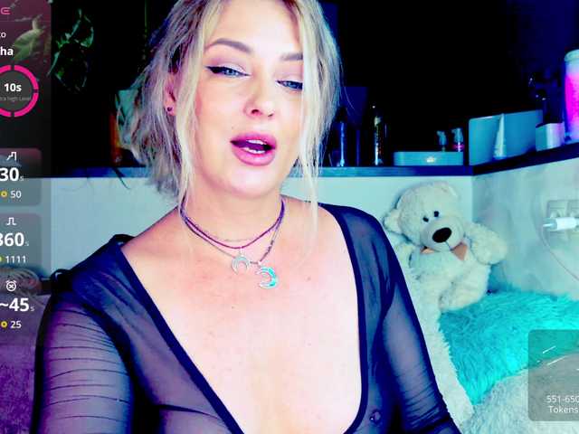 -JuliaSpace- live cam on BongaCams