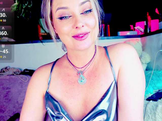 -JuliaSpace- live cam on BongaCams