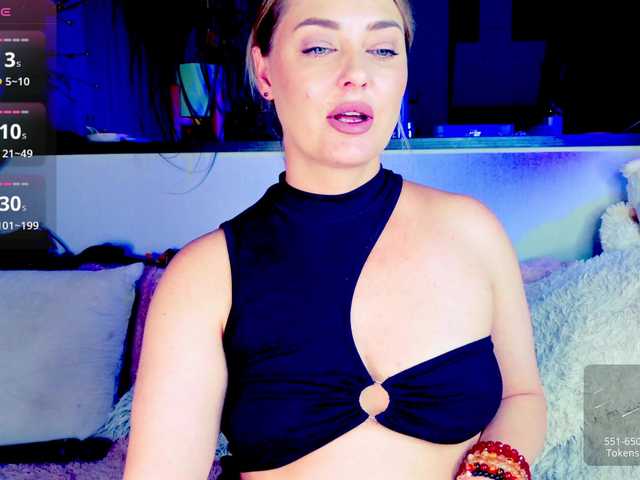 -JuliaSpace- live cam on BongaCams