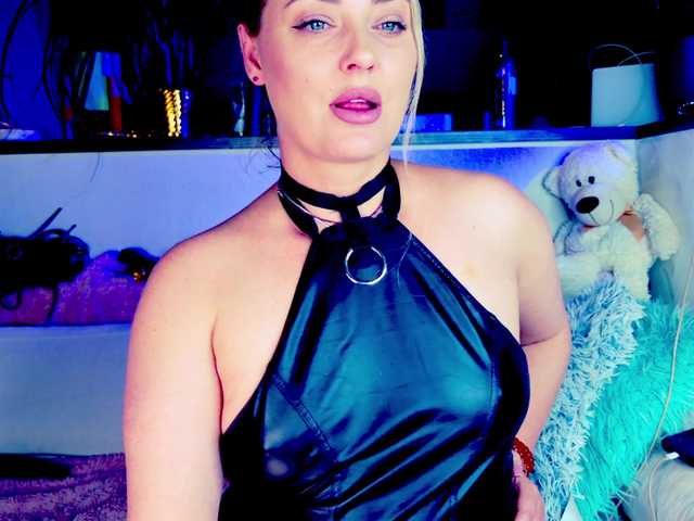 -JuliaSpace- live cam on BongaCams