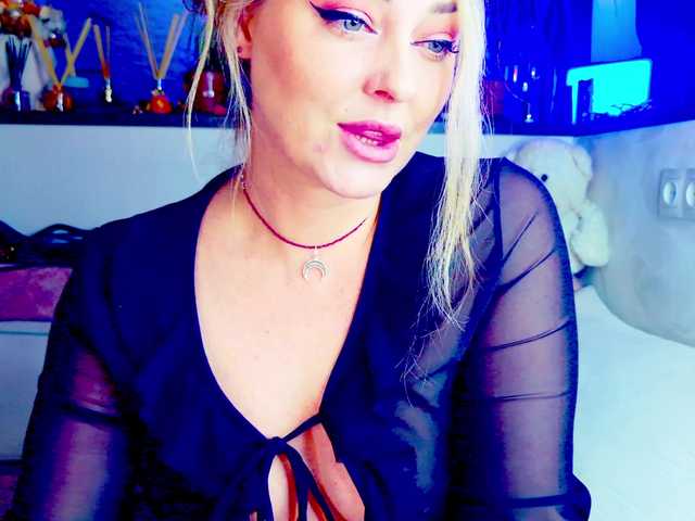 -JuliaSpace-'s BongaCams show and profile