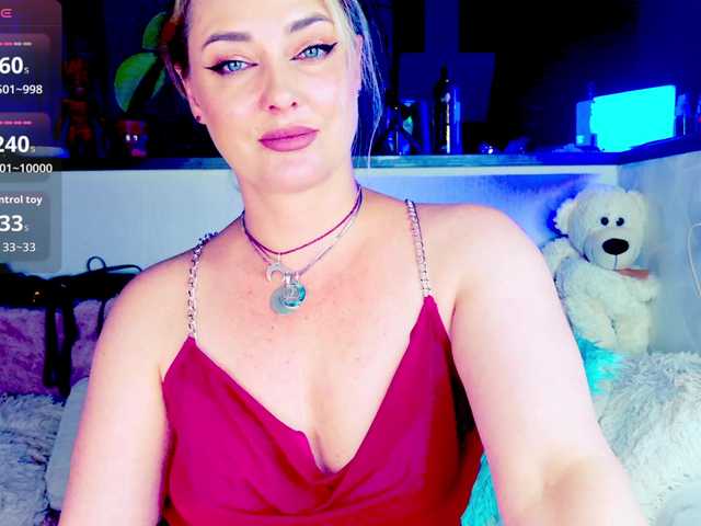модель -JuliaSpace-