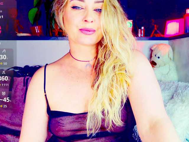 -JuliaSpace- live cam on BongaCams