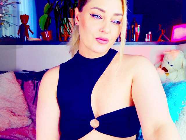 -JuliaSpace- live cam on BongaCams