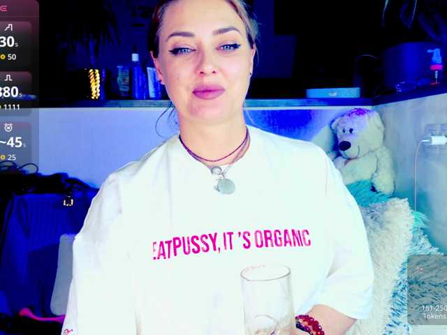 -JuliaSpace- live cam on BongaCams