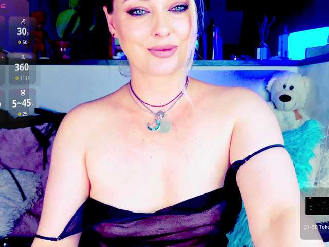 -JuliaSpace- live cam on BongaCams