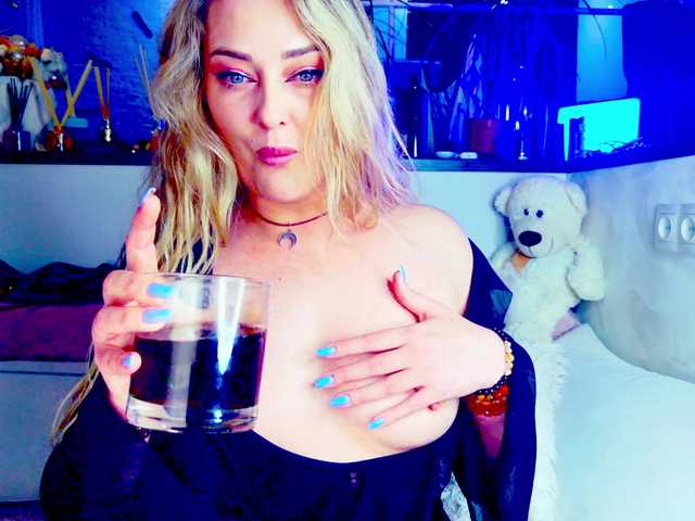 -JuliaSpace-'s BongaCams show and profile