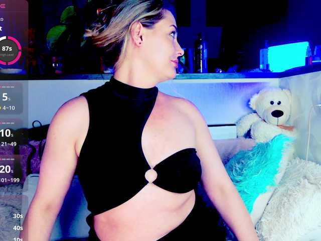 -JuliaSpace- live cam on BongaCams