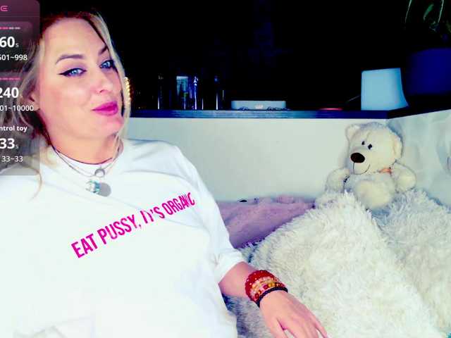 -JuliaSpace- live cam on BongaCams