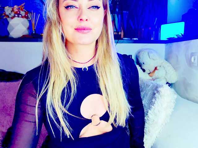 -JuliaSpace-'s BongaCams show and profile