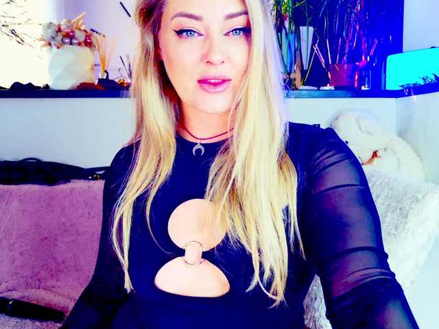 -JuliaSpace-'s BongaCams show and profile