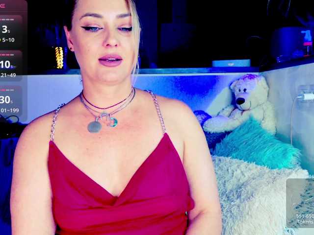 -JuliaSpace- live cam on BongaCams