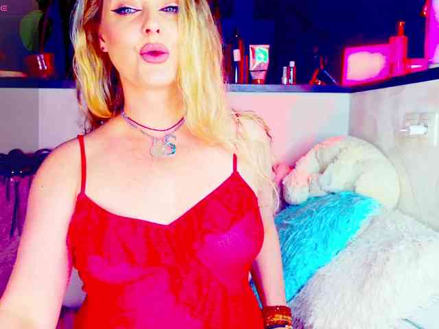 -JuliaSpace- Live Webcam on BongaCams