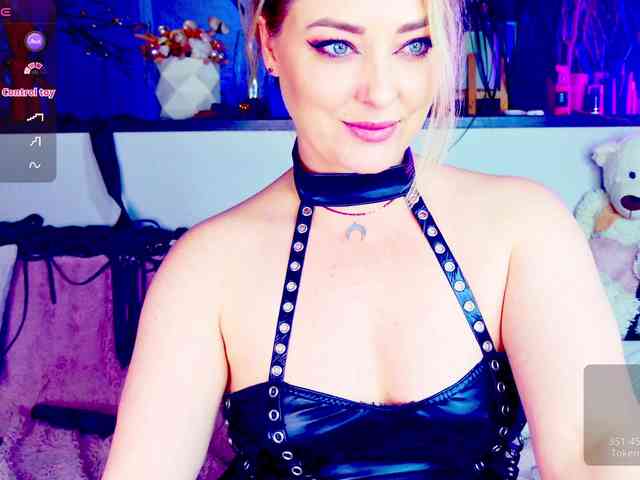 -JuliaSpace- Live Webcam on BongaCams