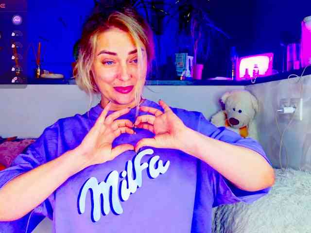 Модель: _JuliaSpace_