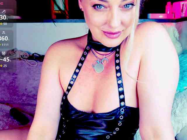 -JuliaSpace- Live Webcam on BongaCams