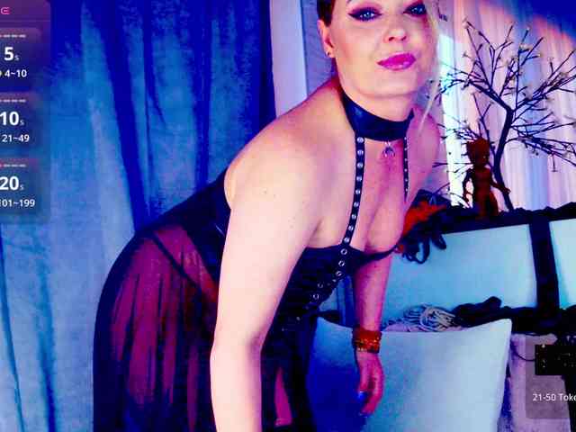 Модель: _JuliaSpace_