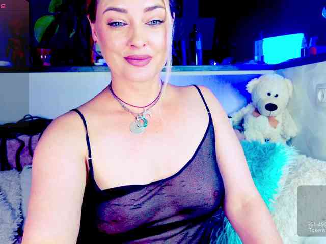 -JuliaSpace- Sex Cam Show