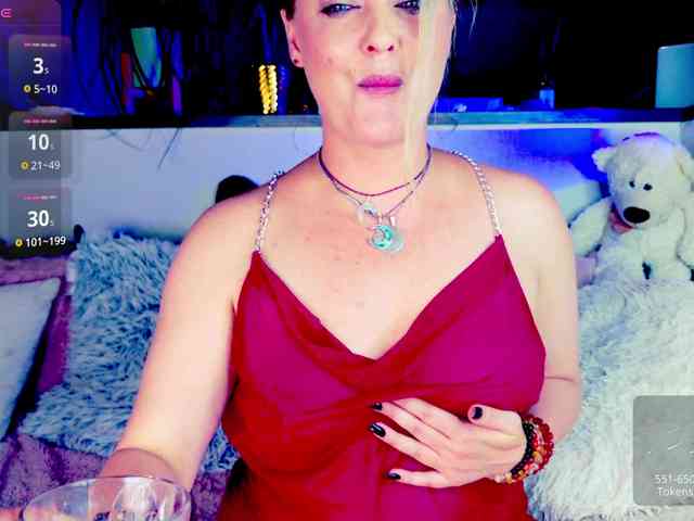 Model: _JuliaSpace_