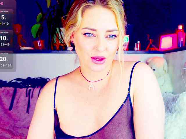 -JuliaSpace- Sex Cam Show