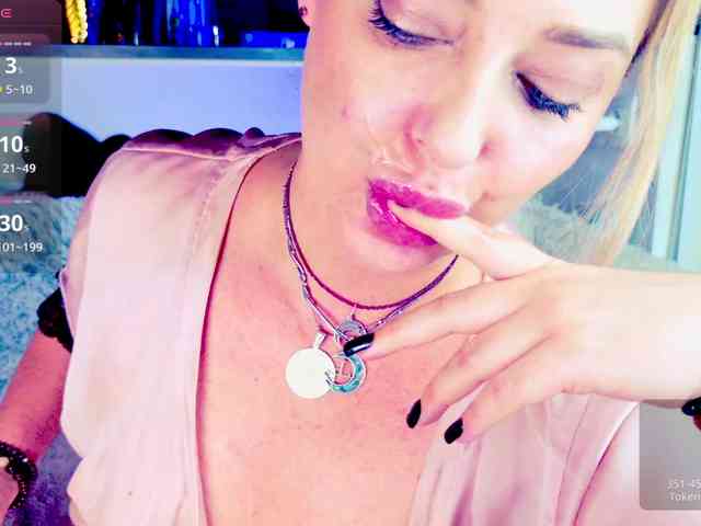 Model: _JuliaSpace_